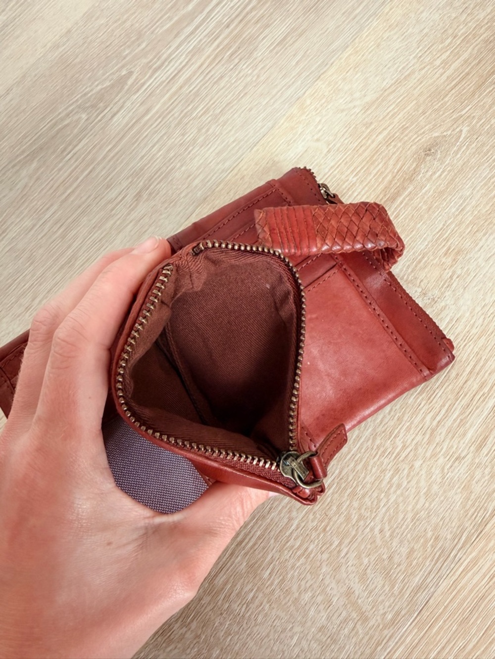 Handcrafted Brown Leather Wallet Cotton Braided Strap Closure Vintage Look Boho - Picture 5 of 8